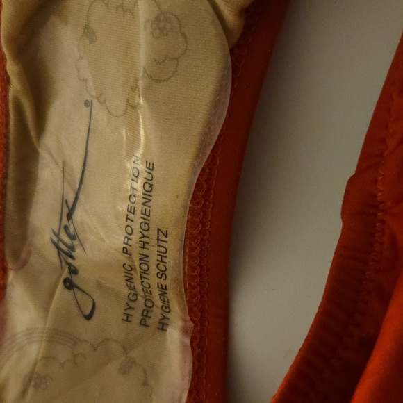 #8 NWT BAYWATCH REVIVAL RED TANK SUIT Gottex - Picture 12 of 12